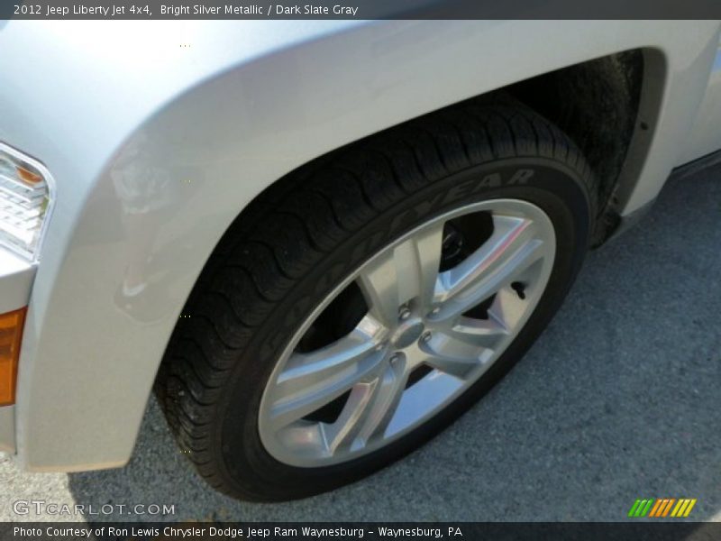 Bright Silver Metallic / Dark Slate Gray 2012 Jeep Liberty Jet 4x4