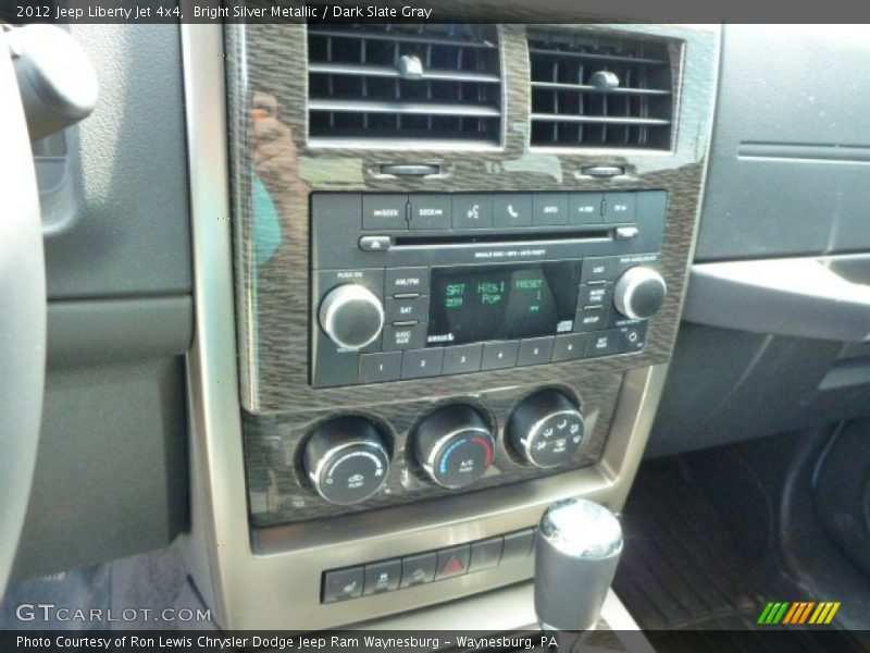 Bright Silver Metallic / Dark Slate Gray 2012 Jeep Liberty Jet 4x4