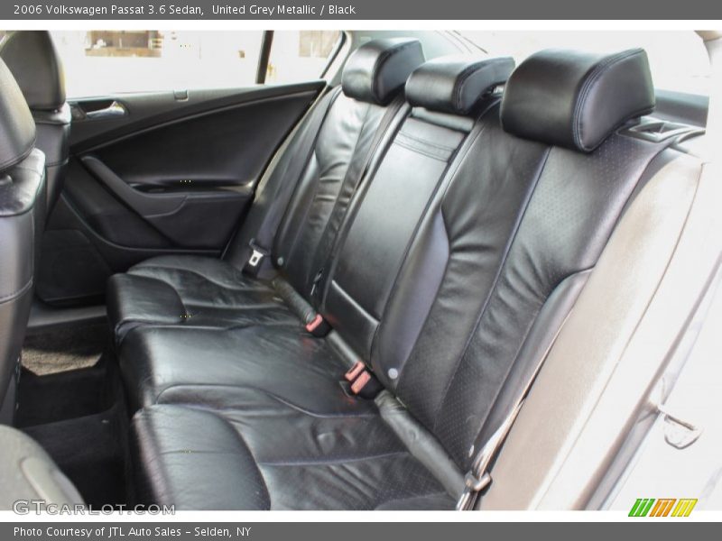 United Grey Metallic / Black 2006 Volkswagen Passat 3.6 Sedan