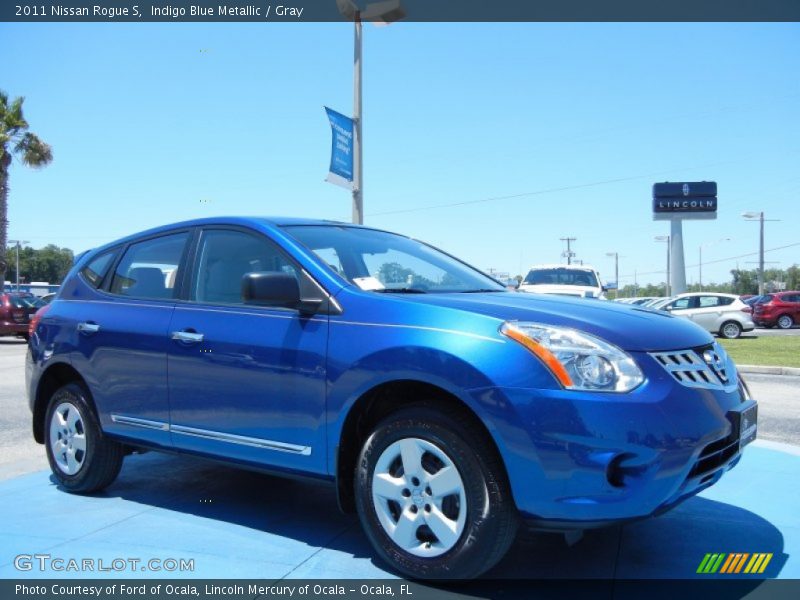 Front 3/4 View of 2011 Rogue S