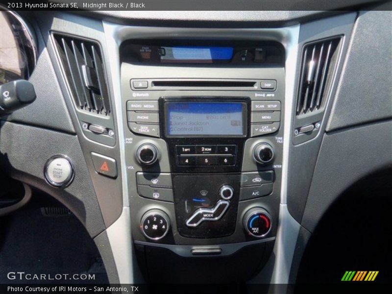Midnight Black / Black 2013 Hyundai Sonata SE
