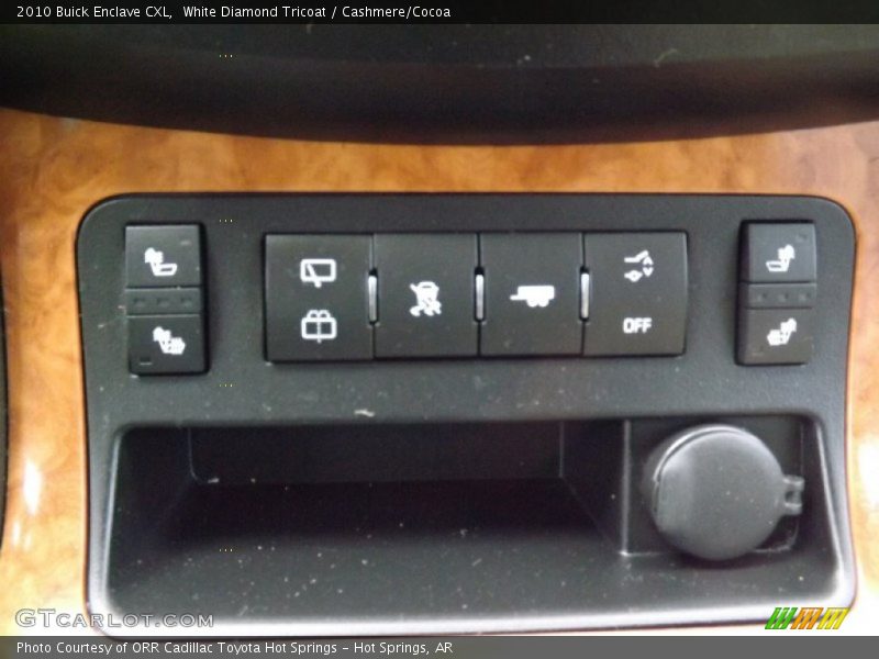 White Diamond Tricoat / Cashmere/Cocoa 2010 Buick Enclave CXL