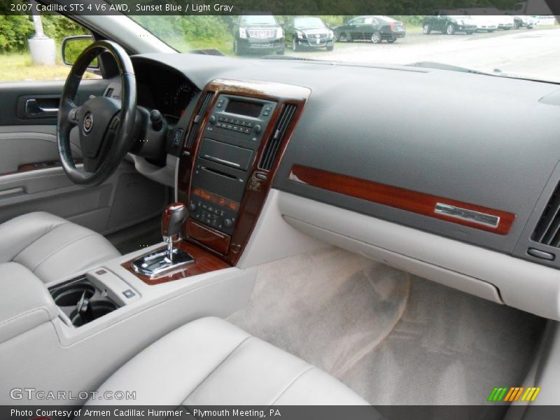 Dashboard of 2007 STS 4 V6 AWD