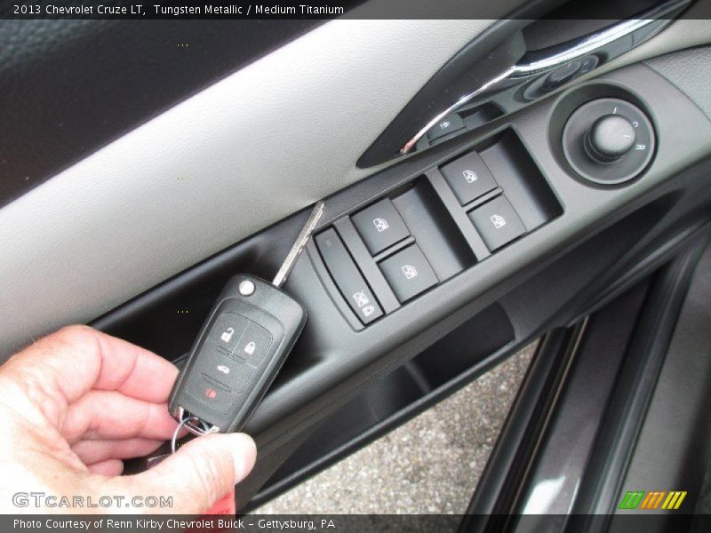 Tungsten Metallic / Medium Titanium 2013 Chevrolet Cruze LT