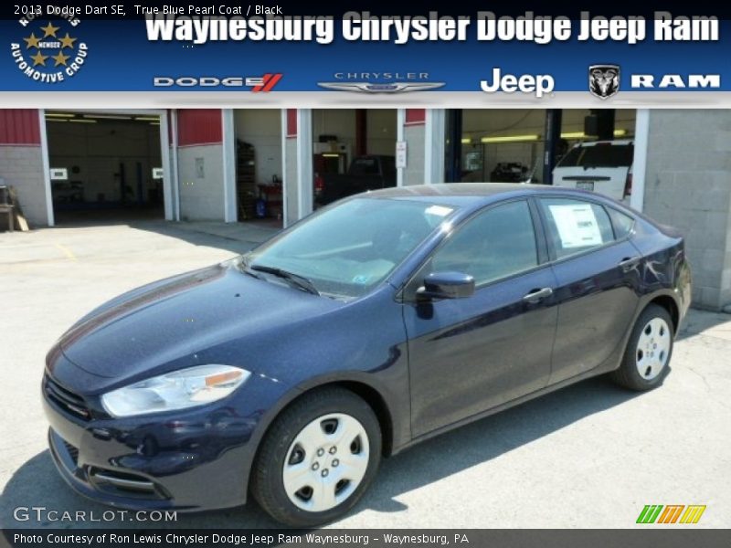 True Blue Pearl Coat / Black 2013 Dodge Dart SE