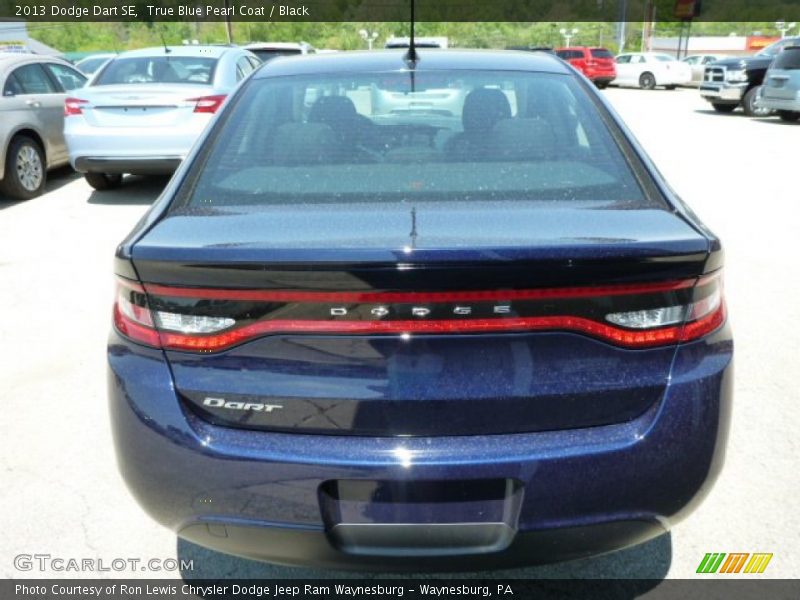 True Blue Pearl Coat / Black 2013 Dodge Dart SE