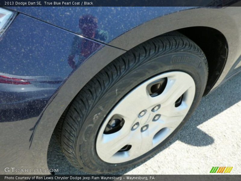 True Blue Pearl Coat / Black 2013 Dodge Dart SE