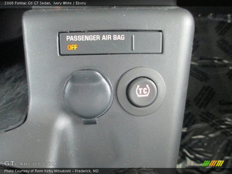 Ivory White / Ebony 2006 Pontiac G6 GT Sedan
