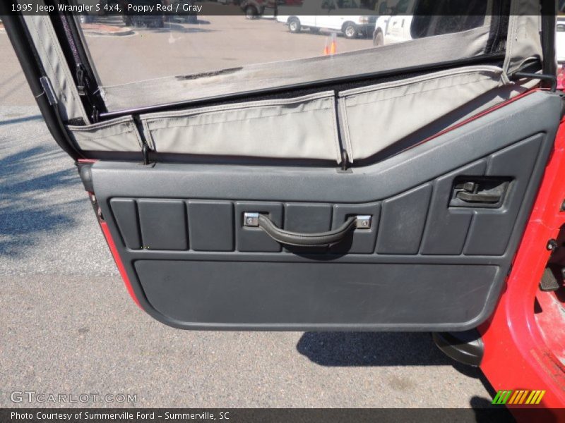 Poppy Red / Gray 1995 Jeep Wrangler S 4x4
