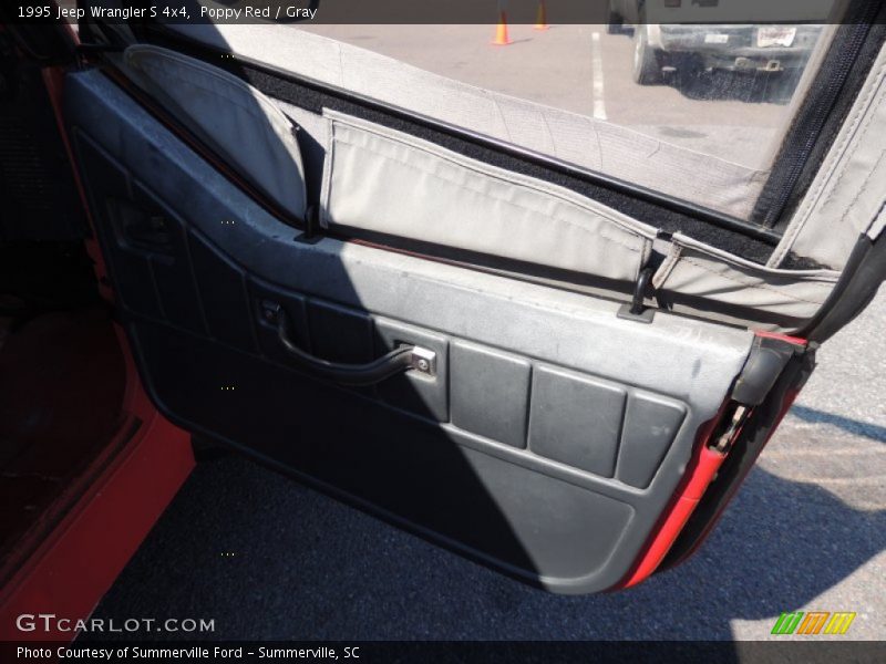 Poppy Red / Gray 1995 Jeep Wrangler S 4x4