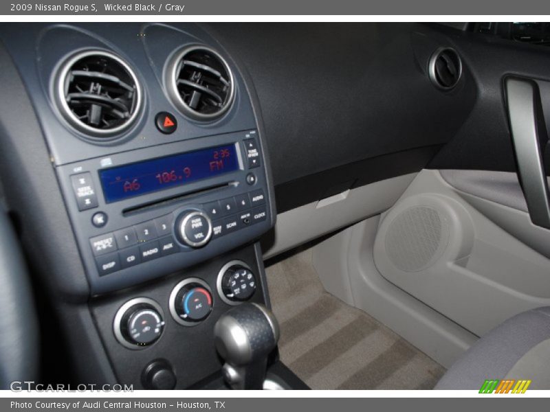 Wicked Black / Gray 2009 Nissan Rogue S