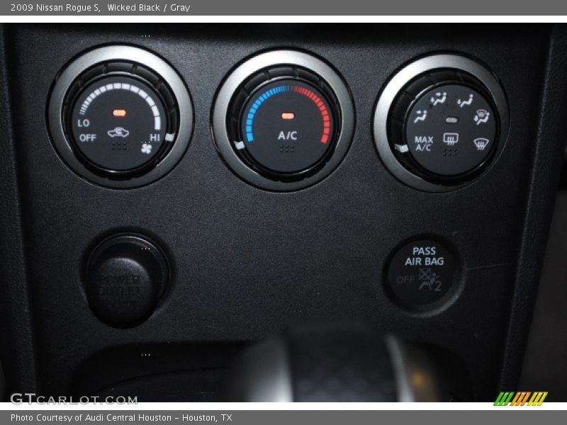 Wicked Black / Gray 2009 Nissan Rogue S