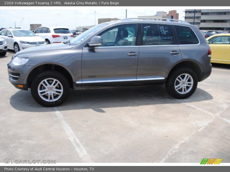 Alaska Grey Metallic / Pure Beige 2009 Volkswagen Touareg 2 VR6