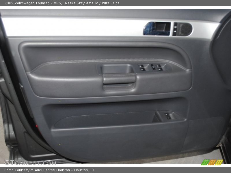 Alaska Grey Metallic / Pure Beige 2009 Volkswagen Touareg 2 VR6