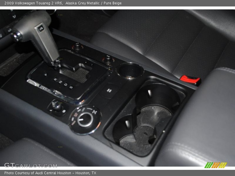 Alaska Grey Metallic / Pure Beige 2009 Volkswagen Touareg 2 VR6