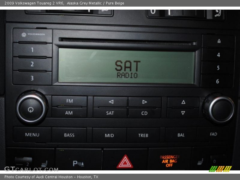 Alaska Grey Metallic / Pure Beige 2009 Volkswagen Touareg 2 VR6
