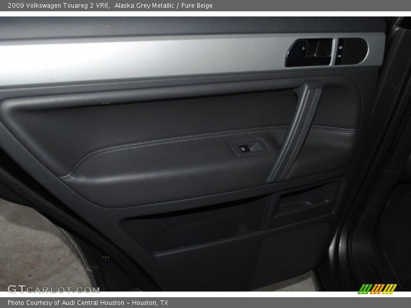 Alaska Grey Metallic / Pure Beige 2009 Volkswagen Touareg 2 VR6