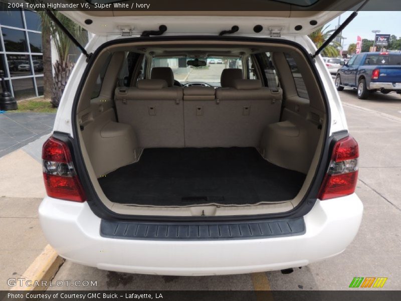 Super White / Ivory 2004 Toyota Highlander V6