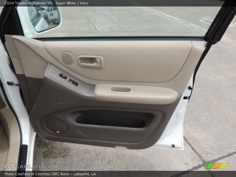 Super White / Ivory 2004 Toyota Highlander V6