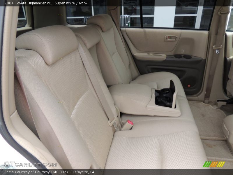 Super White / Ivory 2004 Toyota Highlander V6