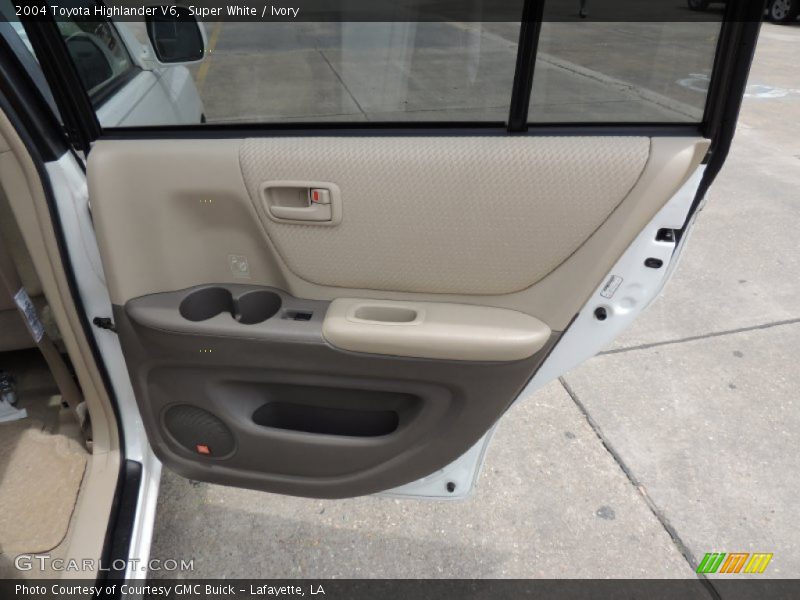 Super White / Ivory 2004 Toyota Highlander V6