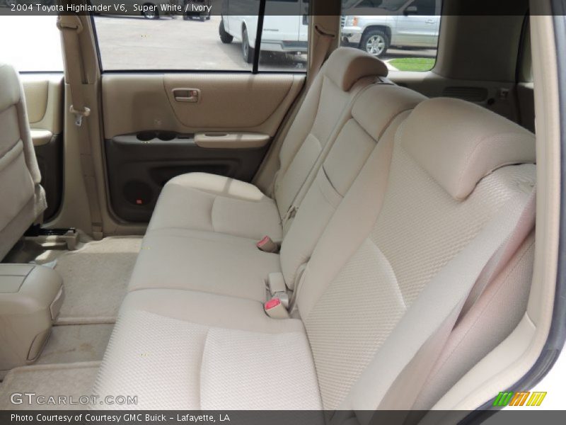 Super White / Ivory 2004 Toyota Highlander V6