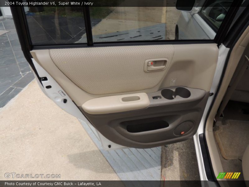 Super White / Ivory 2004 Toyota Highlander V6
