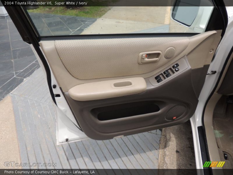 Super White / Ivory 2004 Toyota Highlander V6