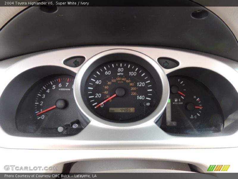 Super White / Ivory 2004 Toyota Highlander V6