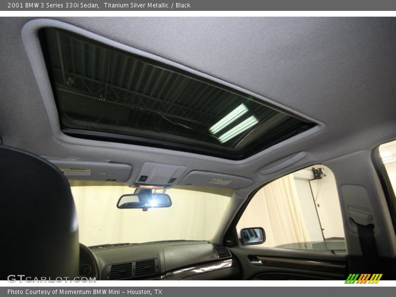 Sunroof of 2001 3 Series 330i Sedan