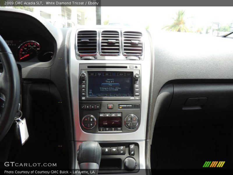 White Diamond Tricoat / Ebony 2009 GMC Acadia SLT
