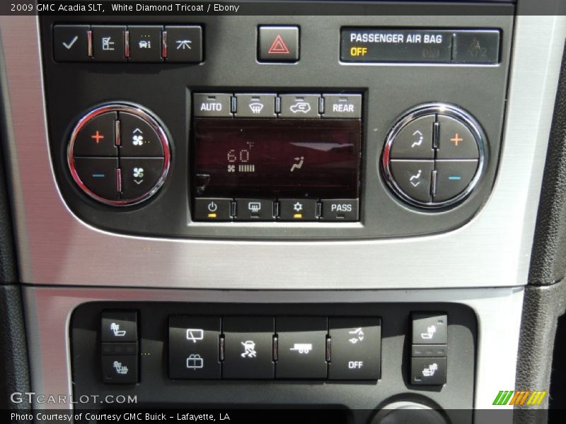 White Diamond Tricoat / Ebony 2009 GMC Acadia SLT