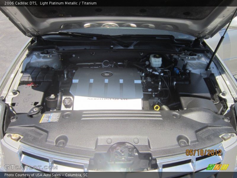 Light Platinum Metallic / Titanium 2006 Cadillac DTS