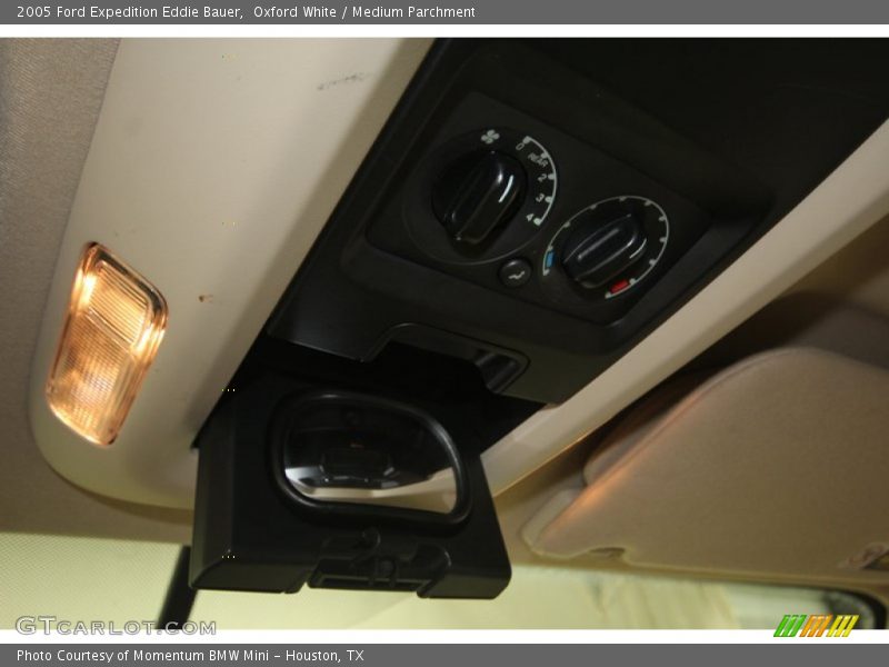 Oxford White / Medium Parchment 2005 Ford Expedition Eddie Bauer