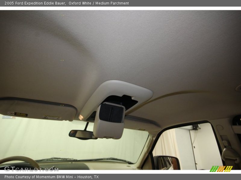 Oxford White / Medium Parchment 2005 Ford Expedition Eddie Bauer