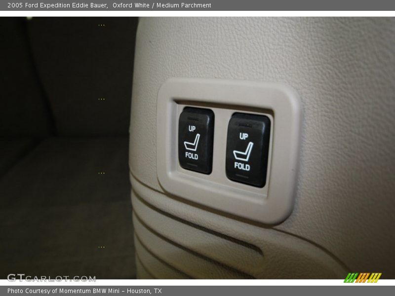 Oxford White / Medium Parchment 2005 Ford Expedition Eddie Bauer