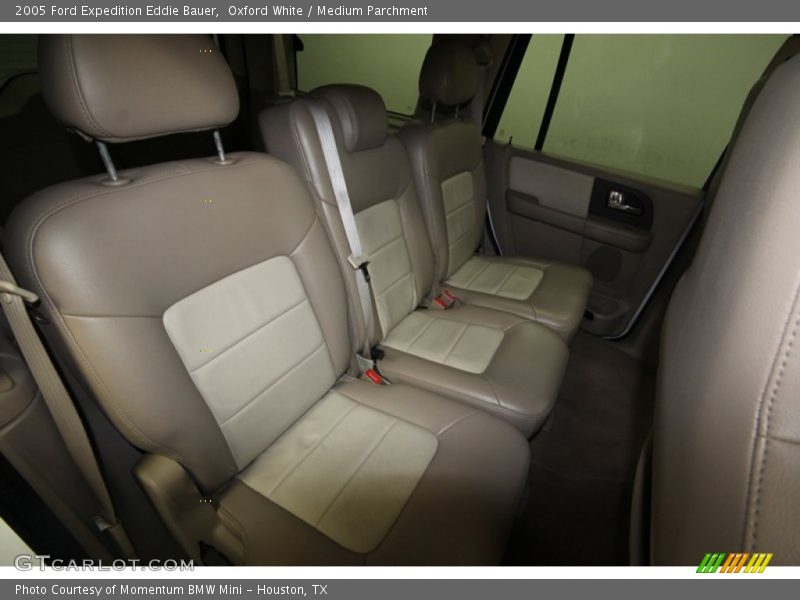 Oxford White / Medium Parchment 2005 Ford Expedition Eddie Bauer