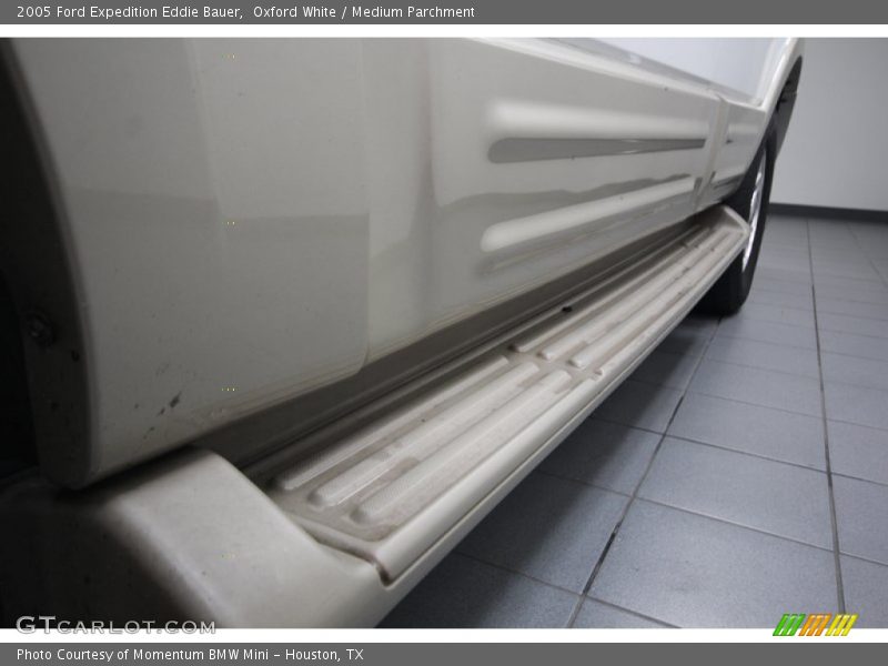 Oxford White / Medium Parchment 2005 Ford Expedition Eddie Bauer