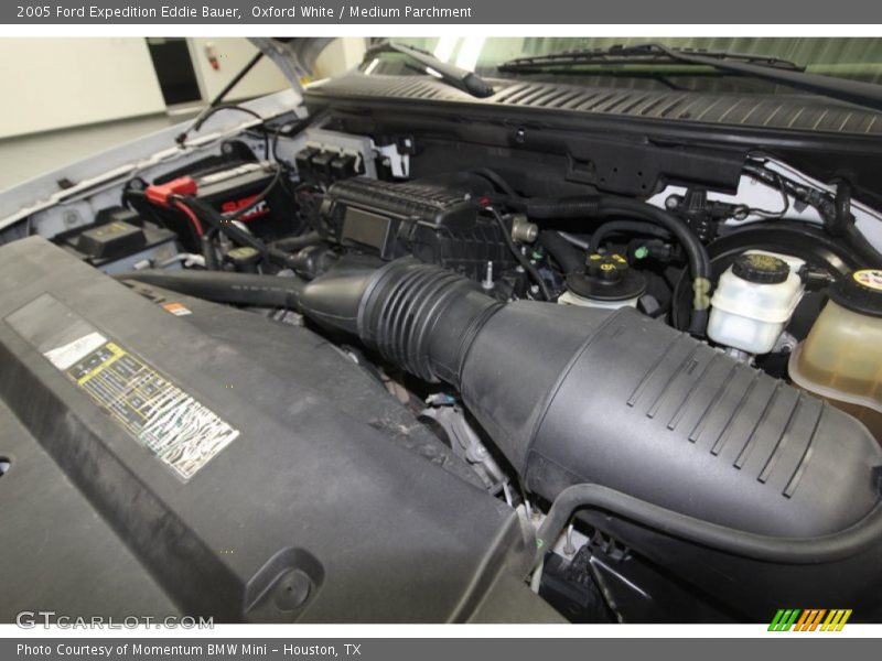 Oxford White / Medium Parchment 2005 Ford Expedition Eddie Bauer