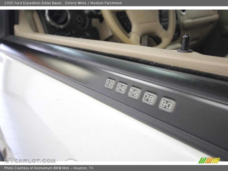 Oxford White / Medium Parchment 2005 Ford Expedition Eddie Bauer
