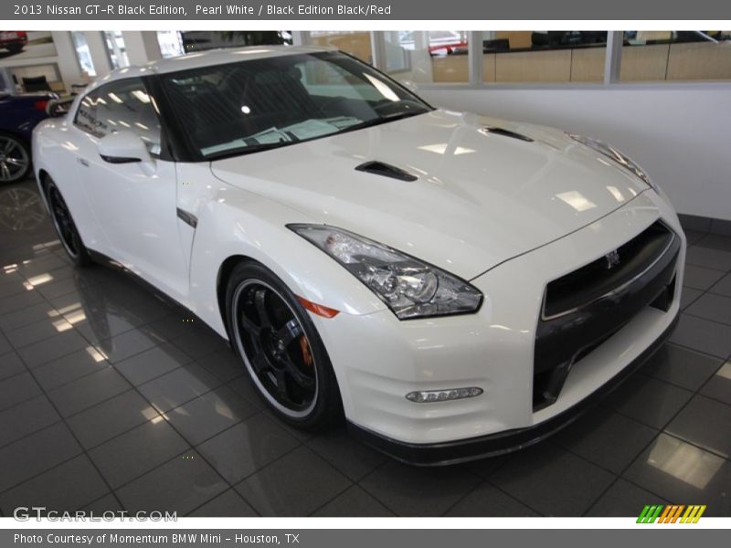 Front 3/4 View of 2013 GT-R Black Edition