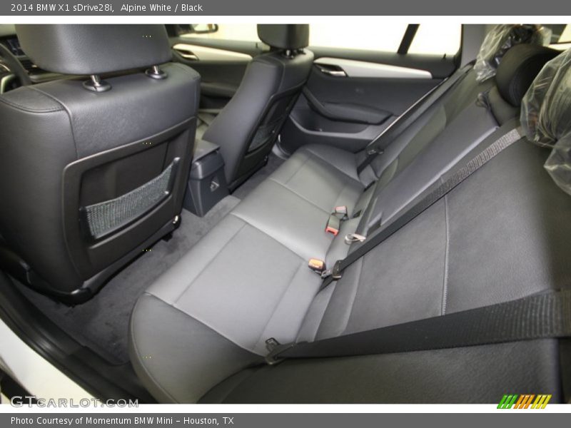 Alpine White / Black 2014 BMW X1 sDrive28i