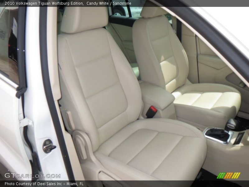 Candy White / Sandstone 2010 Volkswagen Tiguan Wolfsburg Edition