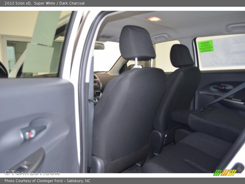 Super White / Dark Charcoal 2013 Scion xD
