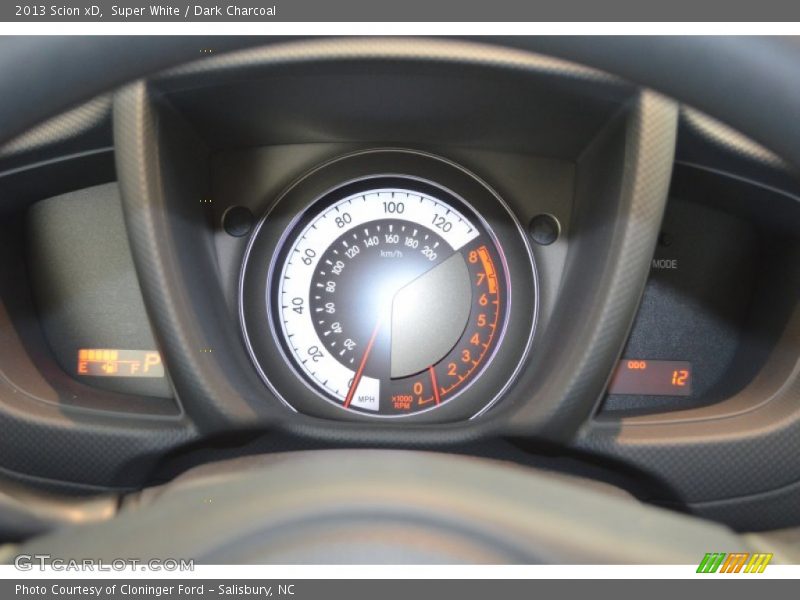 Super White / Dark Charcoal 2013 Scion xD
