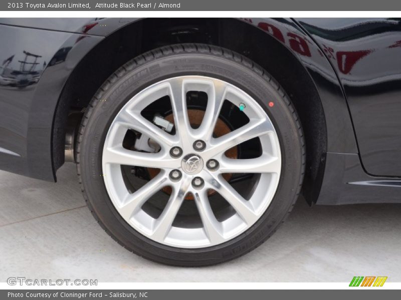 Attitude Black Pearl / Almond 2013 Toyota Avalon Limited