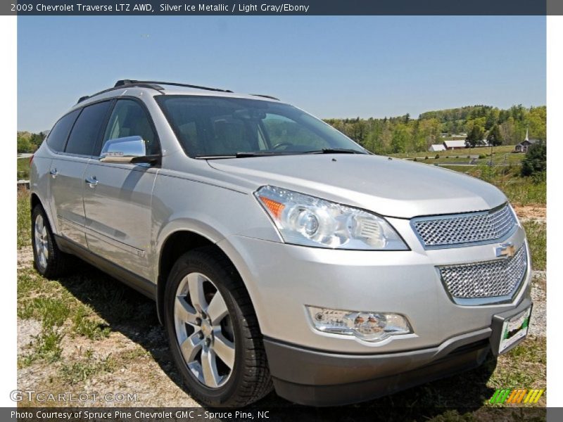 Silver Ice Metallic / Light Gray/Ebony 2009 Chevrolet Traverse LTZ AWD