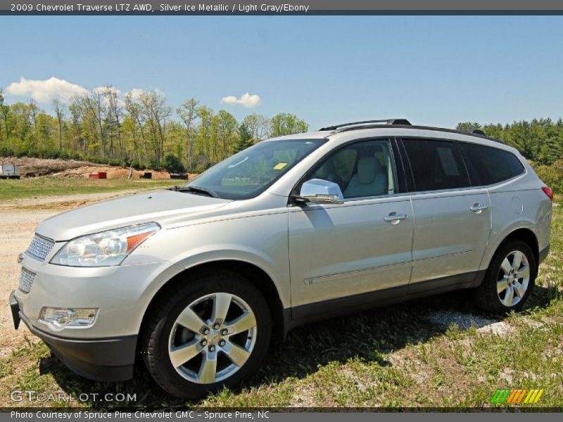 Silver Ice Metallic / Light Gray/Ebony 2009 Chevrolet Traverse LTZ AWD