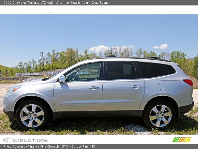 Silver Ice Metallic / Light Gray/Ebony 2009 Chevrolet Traverse LTZ AWD