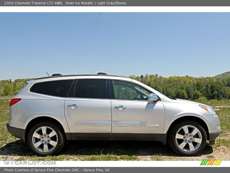  2009 Traverse LTZ AWD Silver Ice Metallic